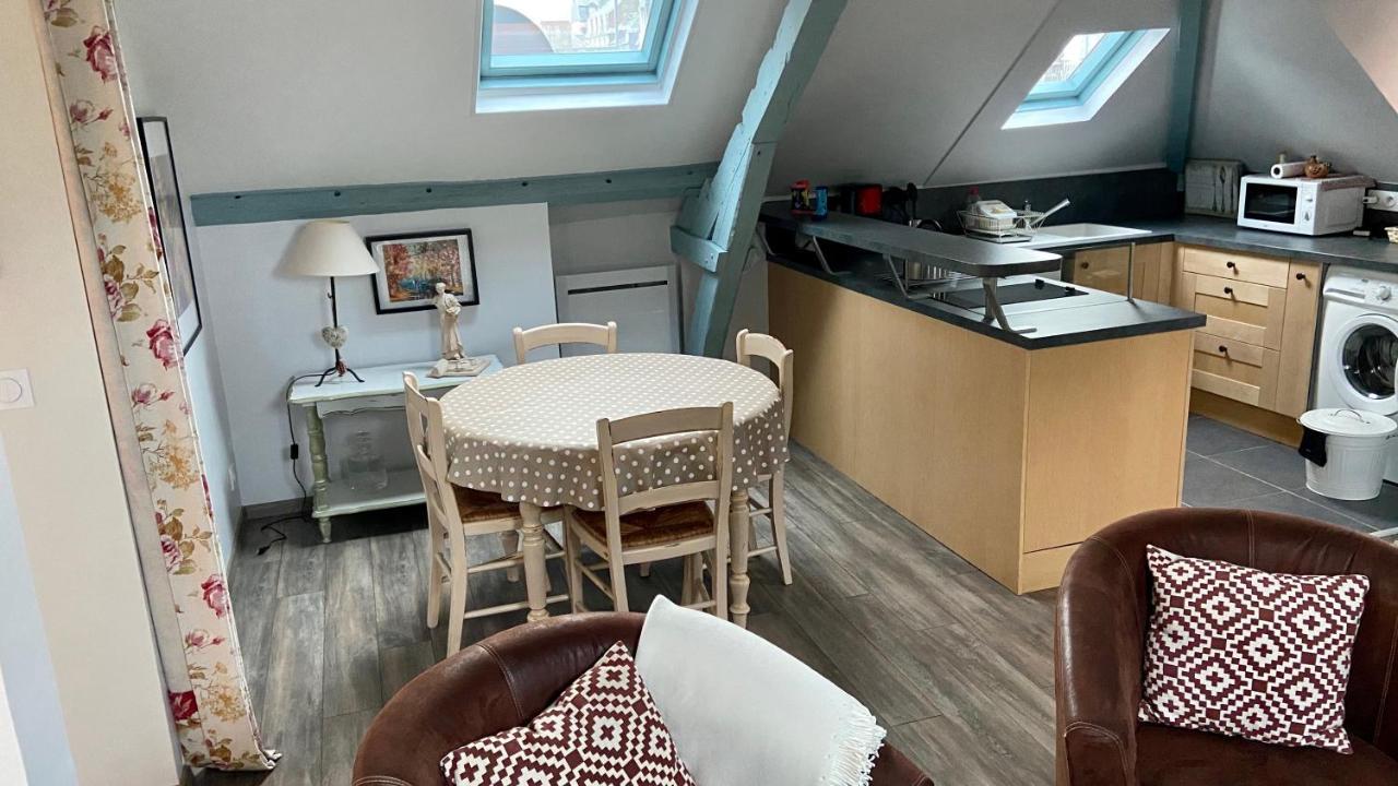 Sous Les Toits D'Honfleur Apartment Exterior photo
