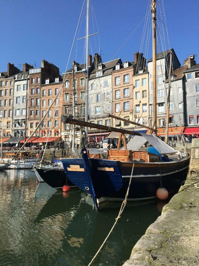Sous Les Toits D'Honfleur Apartment Exterior photo